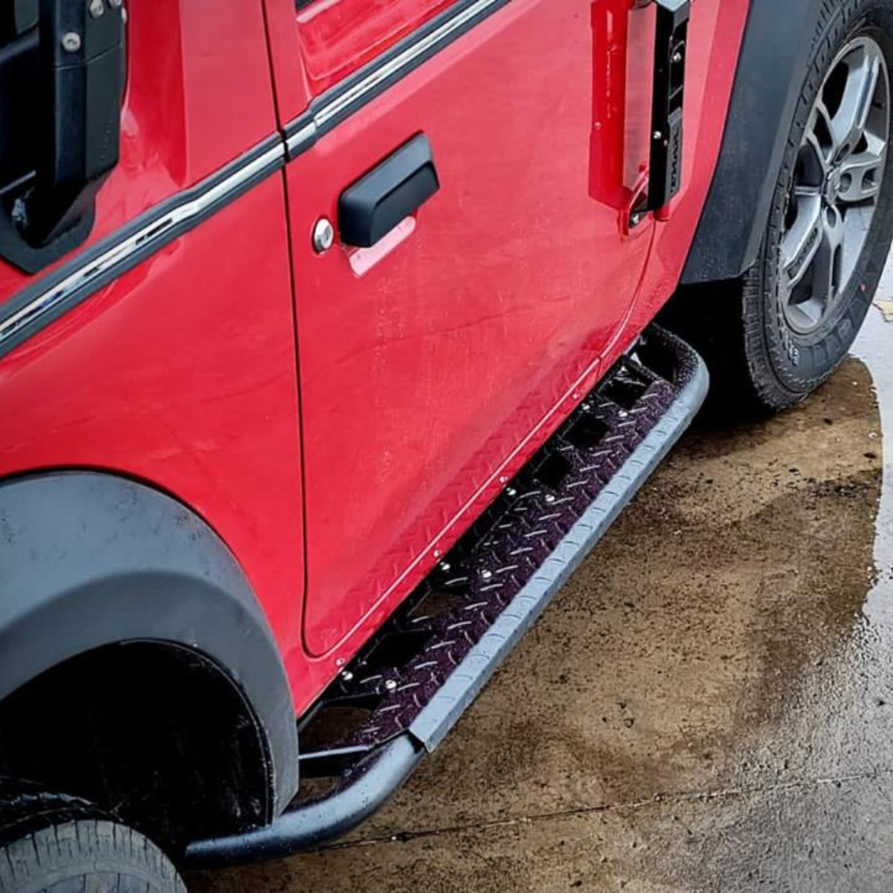 Functional Rocksliders – New Mahindra Thar (2020)