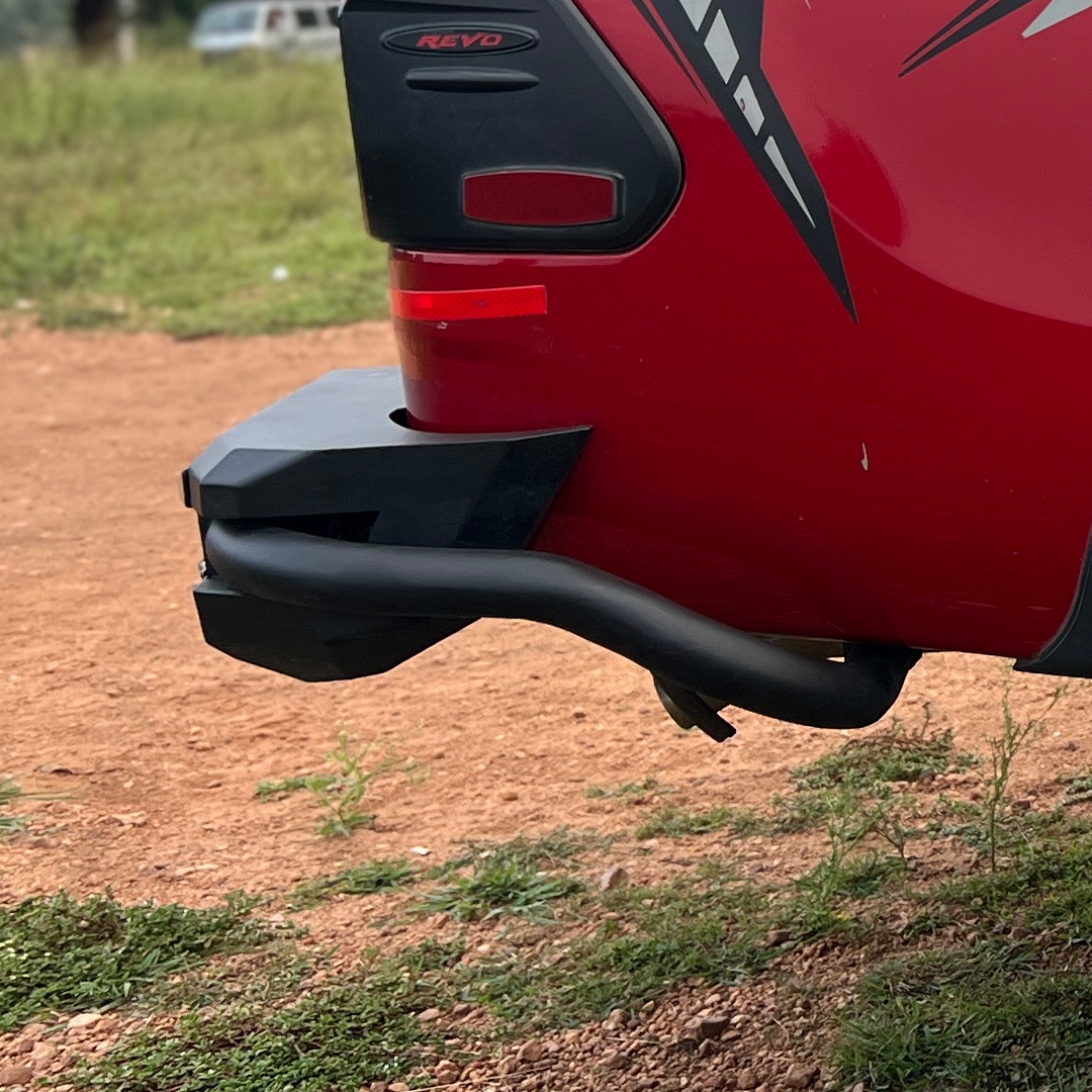 Rear Regular Bumper with Fender Protection - Toyota Hilux