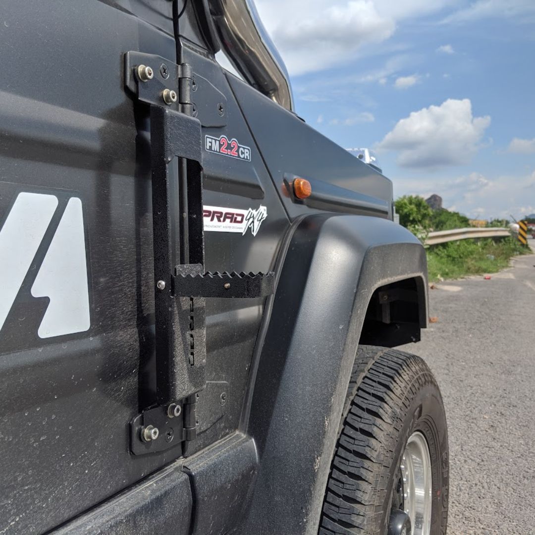 Door Hinge Step – Force Gurkha BS IV